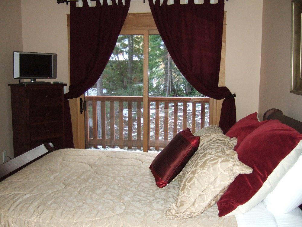 Red Mountain Village Condos Rossland Esterno foto