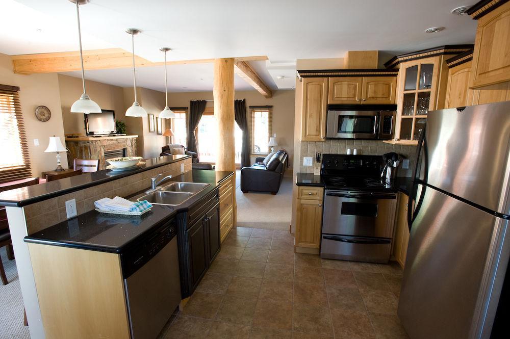 Red Mountain Village Condos Rossland Esterno foto