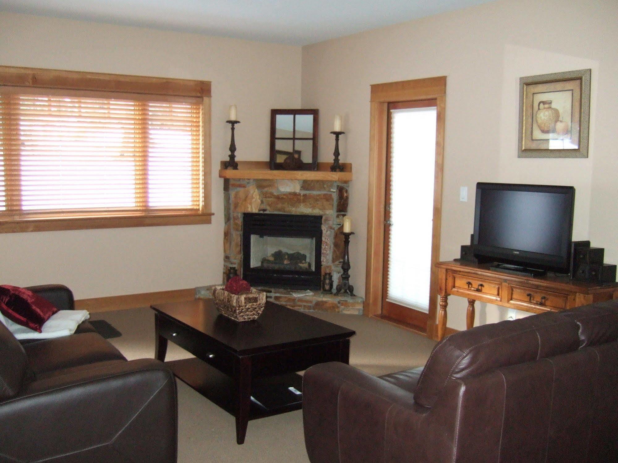 Red Mountain Village Condos Rossland Esterno foto