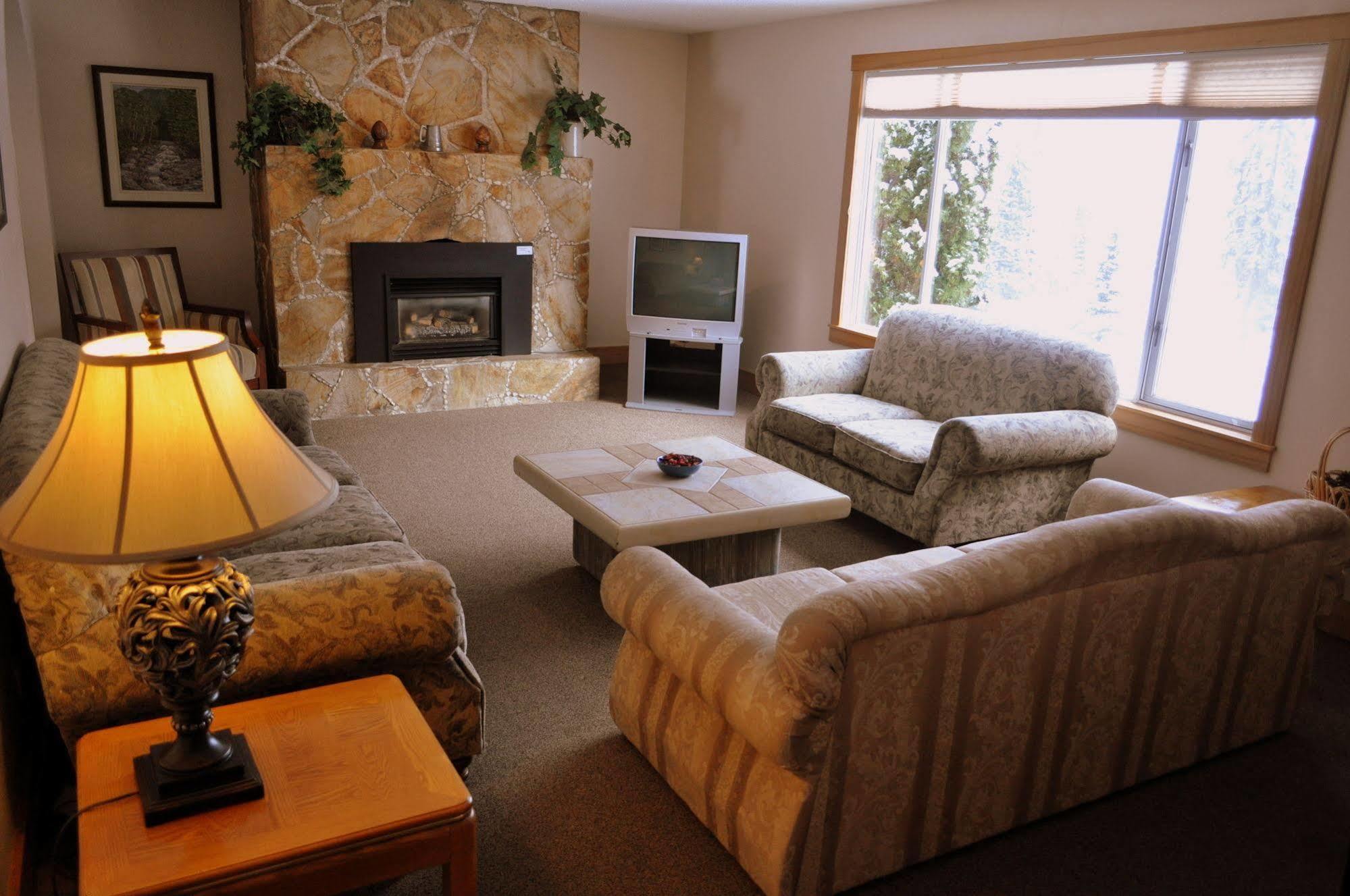 Red Mountain Village Condos Rossland Esterno foto