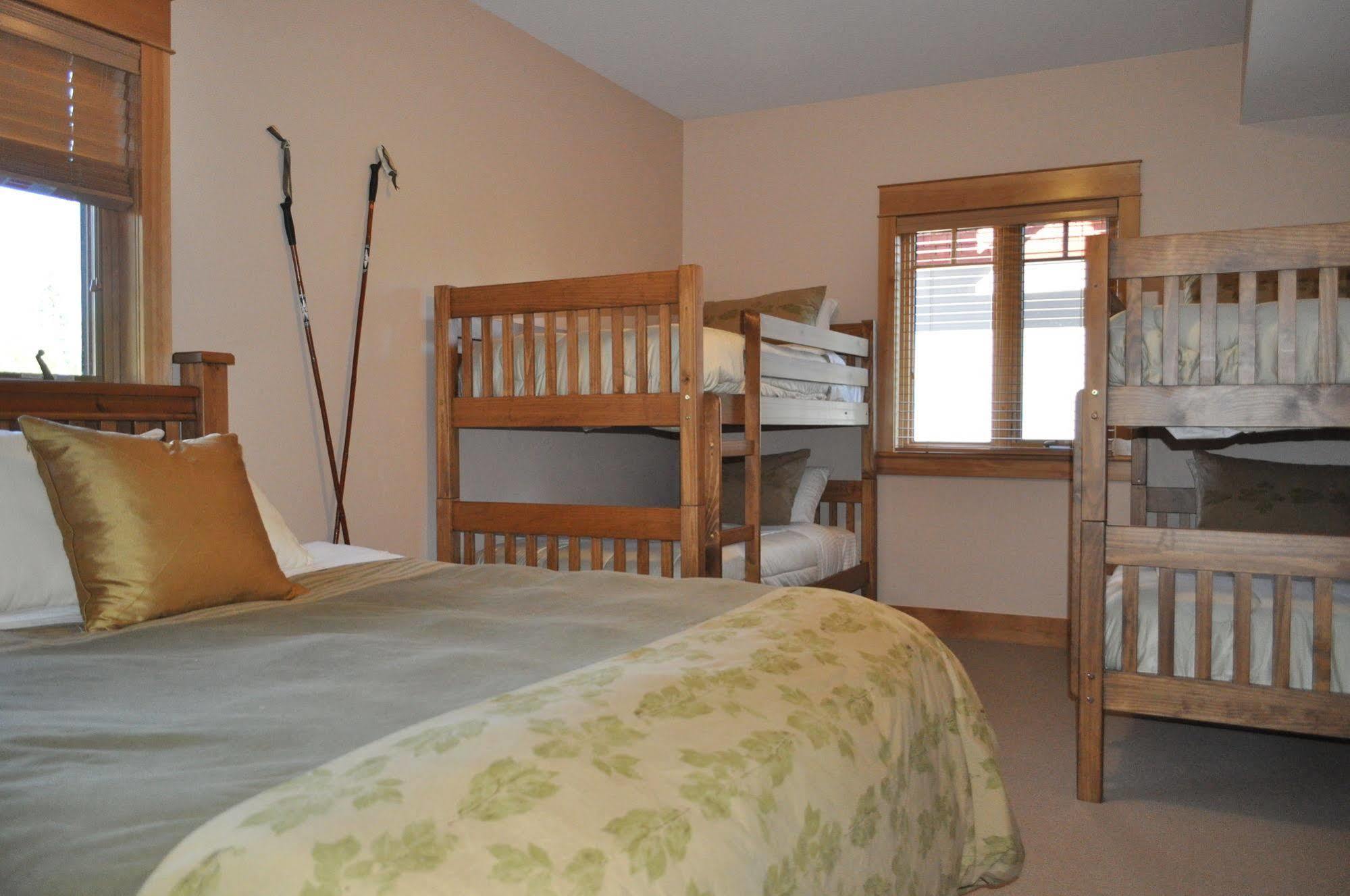 Red Mountain Village Condos Rossland Esterno foto