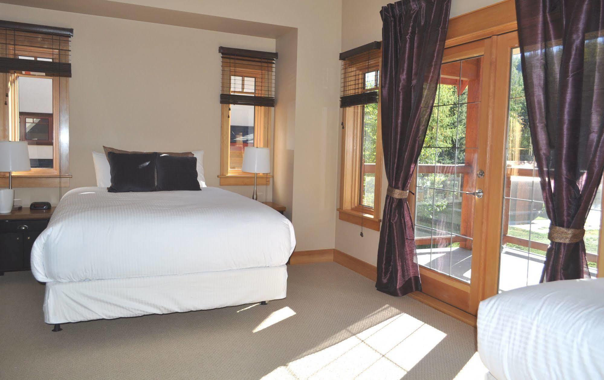 Red Mountain Village Condos Rossland Esterno foto