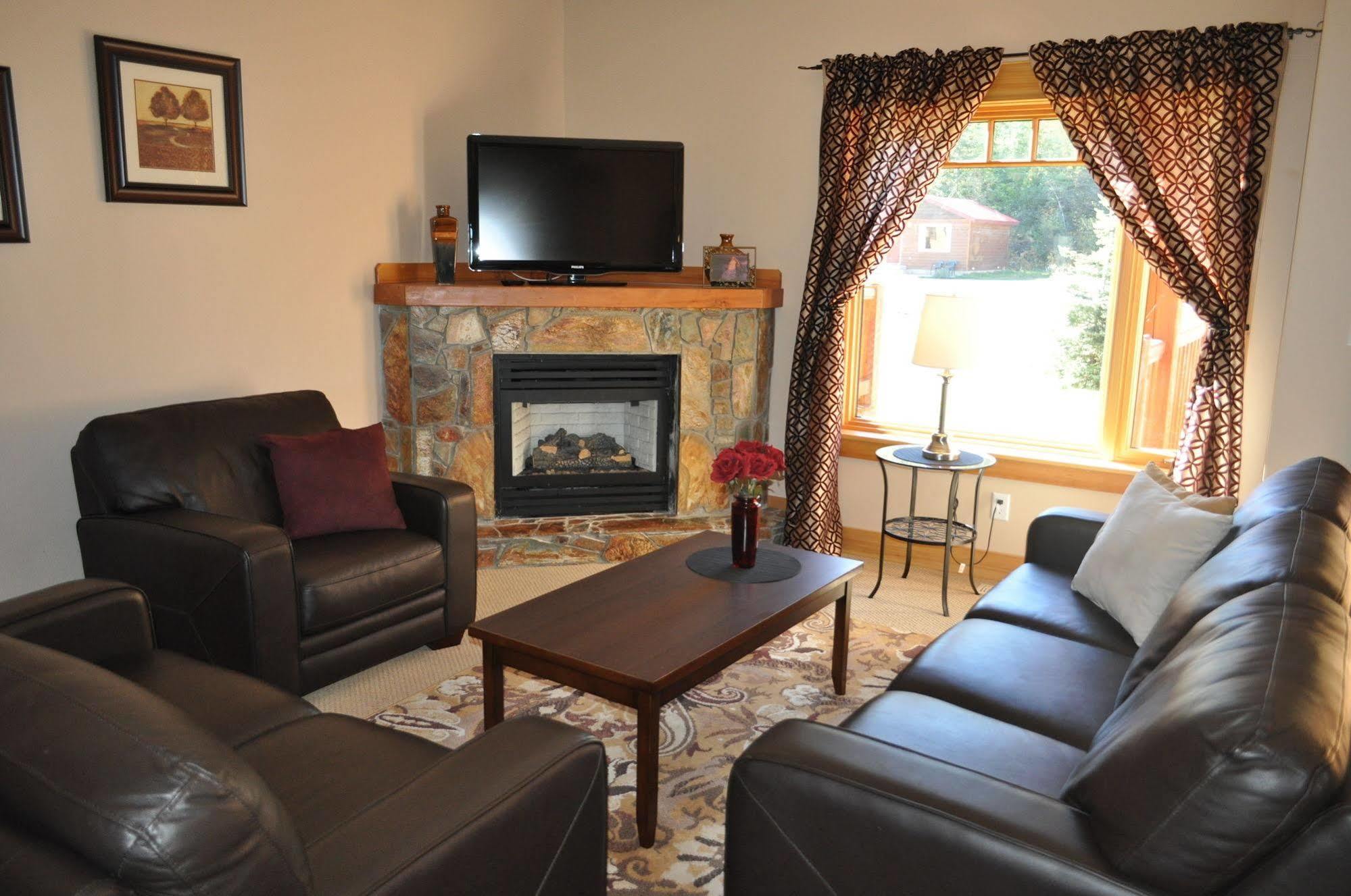 Red Mountain Village Condos Rossland Esterno foto